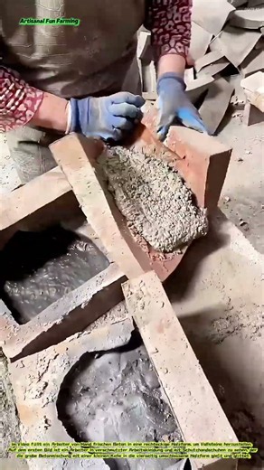 Gießen in die Form: Einfüllen von frischem Beton in eine rechteckige Holzform