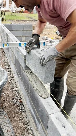 Brick Laying Tips ! How to lay 16 by 4 concrete blocks?