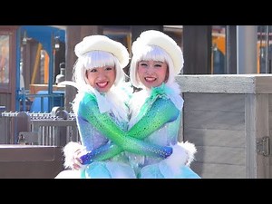 イッツ・クリスマスタイム！ 〔It's Christmas Time！〕 (ザンビ前の石垣座り見でスノー緑のダンサーさん中心)【TDS】2019/11/16(土)〔2回目〕
