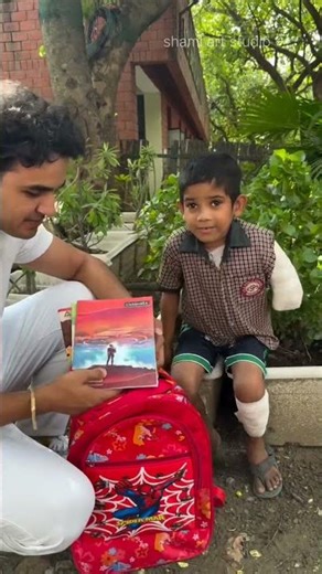 அந்த சிறுவனுக்கு சிறு உதவி #sketch #tamilsong #help #happiness #kindness #short