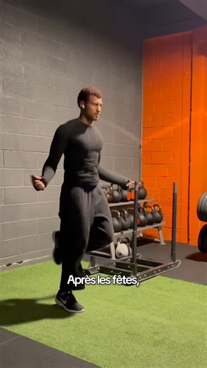 Mission n°12 : évacuer avant de retourner au travail. Sport, balade, ménage… avec Audible dans les oreilles. 🎧 Audible offre un abonnement Audible Standard de trois mois ! Pour participer, suivez notre compte et aimez et commentez trois publications de notre série « Audible sauve Noël » ! Le·e gagnant·e sera tiré·e au sort le 05/01/2026 - d'ici là, bonne chance ! ✨ Ce concours se déroule du 30/12/2025 au 05/01/2026. Vous devez être résident·e français·e pour participer. En participant, vous acc