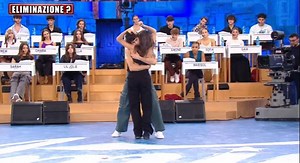 Giulia Stabile ad Amici 23 balla con Kumo: l'esibizione | Video Witty Tv
