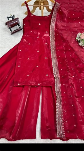 Golden Looms on Instagram: "🧚‍♀*Top* *Fabric* : JIMI CHOO *Inner* : Micro *Work*. : thread with Sequnce *Stich*. : *S(36),M(38),XL(42), XXL(44),3XL(46) with 4xl margin)* extra sleve inside attach 👖*Plazo* *Fabric* :- Jimi choo *Stich* :- Full stich upto 44 with elastic 👗*Dupata* *Fabric* : Jimi choo *Work* : thread with Sequnce with fourside lace broder *Length* : 2.2 meter *Weight* :- *1 kg* D*Price*:- *1399/- FREE SHIPPING*"