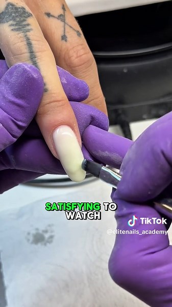 Perfect Butter Yellow Nails with Bl@bluluxshop Gel