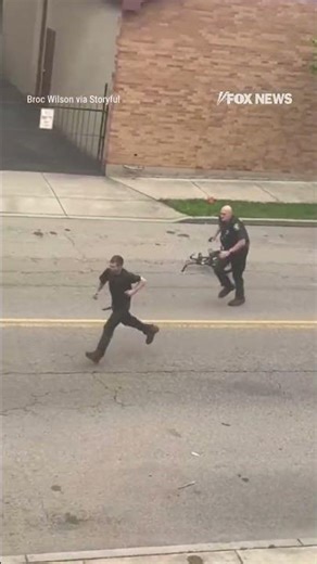 Between Man and Police in Ohio 🚨#BreakingNews #Ohio #Police #ViralVideo #Crime #USA #NewsUpdate