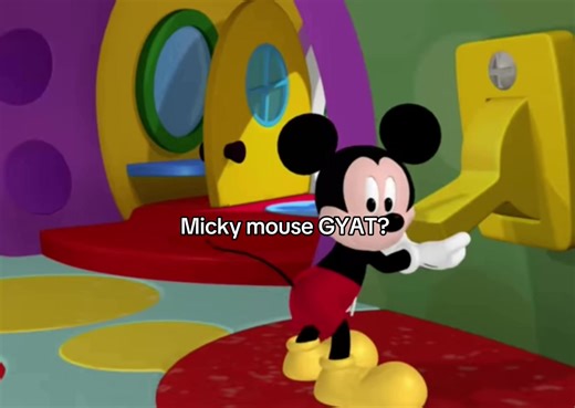 Micky shaking it like jelly @Disney Parks #mickymousegyat #mickymouse #shakeit