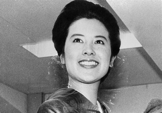 〝100年寝かせた…貴重バッグ〟も話題！吉原炎上から39年…名取裕子、69歳の近影に「一番素敵に御着物を着熟す女優さん」「色っぽい」：「おっ！」でつながる地元密着のスポーツ応援メディア 西スポWEB OTTO!