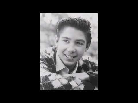 Johnny Crawford - Sittin' and a-watchin'