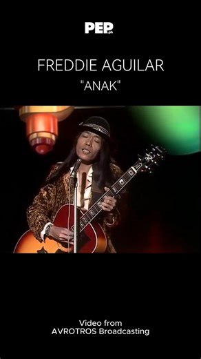 Take a look at this video from 1980s where the late OPM legend Freddie Aguilar performed his iconic song "Anak." #PEPVideo #FreddieAguilar #Anak Video: AVROTROS Broadcasting Subscribe to our YouTube channel! https://www.youtube.com/@pep_tv Read the latest in showbiz at http://www.pep.ph Watch more videos at https://www.pep.ph/videos Follow us! Reddit: https://www.reddit.com/user/pepalerts/. Instagram: https://www.instagram.com/pepalerts/ Facebook: https://www.facebook.com/PEPalerts Twitter: http
