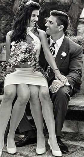 “She had four legs — but wait until you see her child” 🤯🦵 Myrtle Corbin stunned the world with her rare condition… but one photo of her baby left everyone speechless. See the image in the comments below 👇📸 | Interesting to know