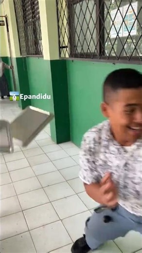Meme absurd auto joget #shorts