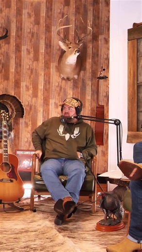 Team bow or rifle? We know where Jon Pardi stands 😂 | God's Country Podcast