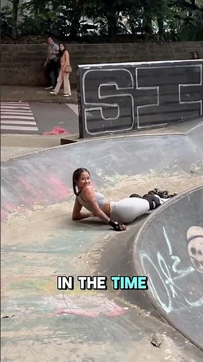 Beautiful Skater‼️🔥🛼#beautifulwomen #skating #her #natural #aura #trending #viral #shorts #fyp