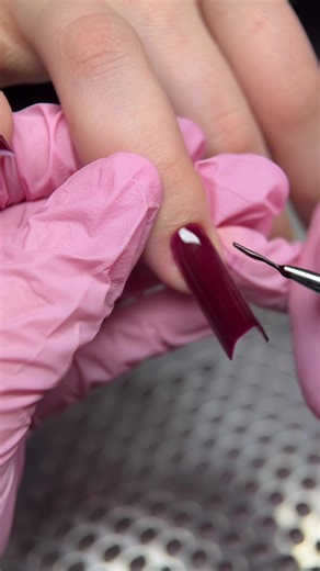 Инструменты для идеального маникюра: процесс работы