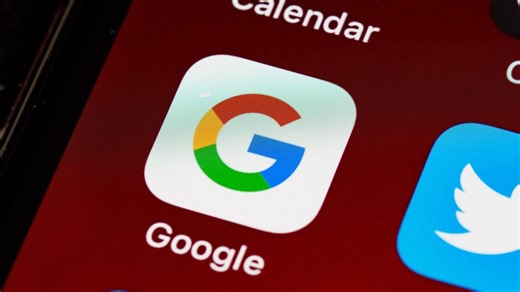 Google App Tests Bottom Search Bar for Improved Reachability on Android