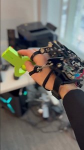 Genomic Animation Glove Prototype – Haptic Motion Capture System (TheMill.World Montréal)