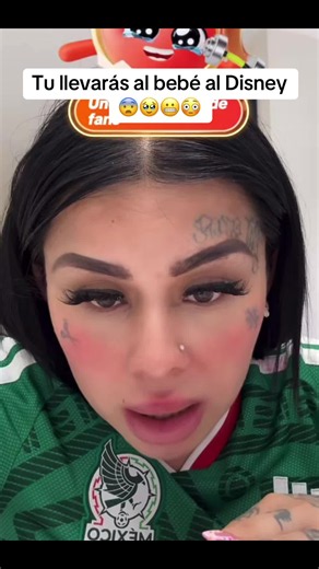 @MONA RODRÍGUEZ dice que a ella si le gustaría llevar a su bebé a Disney pero él de Estados Unidos, que ella es muy fan de rapunsel -#MonairaaDisneyconsubebe #Monaygero #posparto