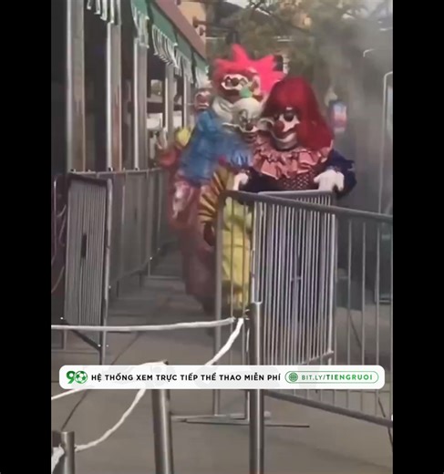 Mân sau trận đấu với Leeds và hành quân về rạp xiếc Old Trafford: | BLV Trâu Gác Bếp