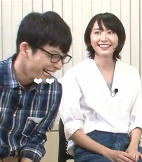 「星野さんはまだ私にテンションを合わせてくださってるのかな？と。すごく自然とお話ができる方なのですが、他の方から聞いていた話とはちょっと違うので（笑）。」「こんなにかわいくて、きれいで、スターなのに、すごく普通の感覚を持ってる方で。そこもまたすてきだなって。自分も普通の状態で居られるんです」#新垣結衣 ちゃん #ガッキー #星野源 さん // #ユキくんあのね #なるみや さん