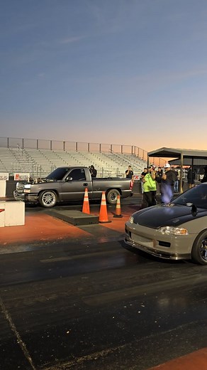 @luis.405 Twin Turbo Silverado vs Turbo AWD Honda Civic #racingfx #silverado #rcsb #twinturbo #boosted #lsx #cammed #honda #civic #turbo #jdm #streetcar #dragrace #dragracing | RacingFX