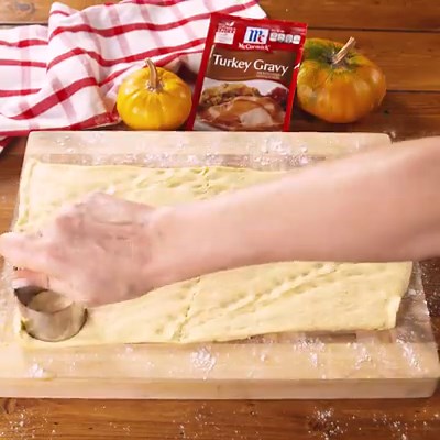 8.3K reactions · 7.7K shares | Baked Cheesy Mashed Potato Bites are the most brilliant Thanksgiving app. Full recipe: dlsh.it/xhp1fk6 | Delish | Facebook