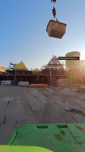 5.3K views · 4 comments | #bricklayer #bricklaying #masonry #contractor #builder #masonry #newbuild #bouwen #bouwvakker #merlo #nieuwbouw #contractor #mortel #doorstrijkmortel | Dutchbricklayers | Facebook