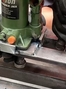 2.5K views · 20 reactions | A DIY Idea That Will Surprise You - How To Build A Super Strong Mini Hydraulic Press !!! #fbreelsfypシ゚viralシ #reelsvideoシ #fbreelsfypシ゚ #fbreels #fb #shorts #short #fblifestyle #fbreelsfypシ゚viralfbreelsfypシ゚viral #shortreel | Wendy Hicks | Facebook