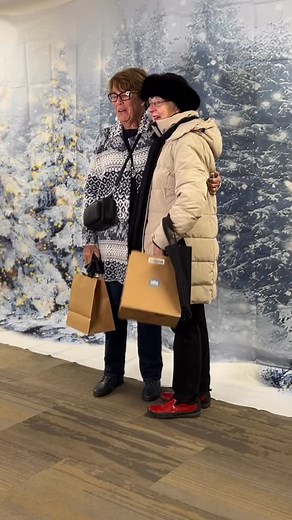 Ladies Night Out in Lakefield continues! There’s still time to join the fun. Tickets are available for Tuesday, December 2! Enjoy late night shopping from 6-9 p.m. throughout Lakefield, with exclusive discounts, samples, prizes, and more waiting for you at participating businesses. It’s the perfect way to get into the holiday spirit, support local shops, and enjoy a festive night out with friends. Interested in other dates? A waitlist is available for the remaining Tuesday and Thursday evenings 