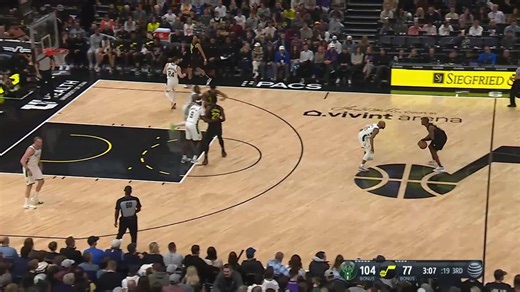 Udoka Azubuike with the slam