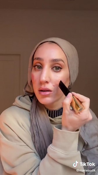 Contour Your Oval Face for a Rounder Look