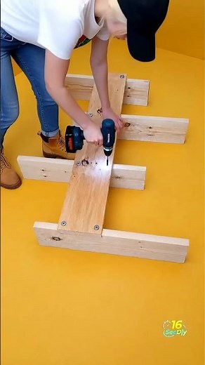 From Raw Wood to Stunning Wall Decor - Satisfying DIY Shelf Build