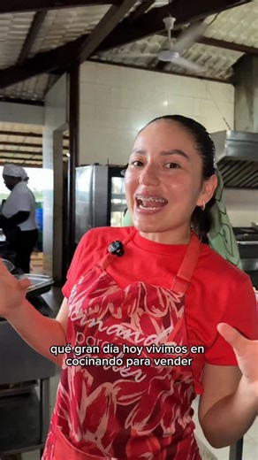 Tatiana Zapata on Instagram: "¡Desde mañana! ❤️❤️ Abrimos TODOS LOS DÍAS y esto me tiene taaaan emocionada y sobretodo NERVIOSA 🤩 Yo siempre pienso ✨uno pierde más por no intentar que por intentar✨ y cuando me da miedo emprender algo me repito a mí misma: Lo peor que puede pasar es que no tengas eso que quieres, y en ese punto estás ahora mismo, en cambio si existe una posibilidad de ganar y te la pierdes por no intentar ¡ESTÁS PERDIENDO POR COBARDE! Así que…confiando en Dios todo saldrá de man