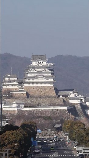 Himeji Castle Viewed from Himeji Station | A Scenic Spot Where You Can See the White Heron Castle...