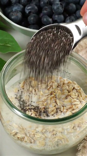 Peanut Butter Protein Overnight Oats Recipe!