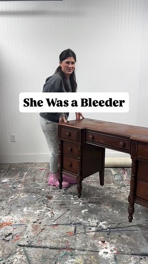 Which is why I’ll always have a rattle can of clear lacquer on hand. There are lots of ways to trouble shoot but this “hack” is one of the most convenient. Instead of starting the process over when bleeding tannins appear grab your can and spray a coat. The next day continue on with painting and voila. 👌🏻 here the base color is almond and oil rubbed black antiquing gel applied in detailing. | HannMade by Alyssa Hann