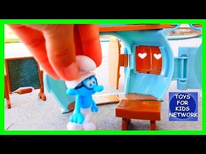 Let's Play Smurfs The Lost Village Mushroom House Playset with Brainy Smurf Figure Toys For Kids