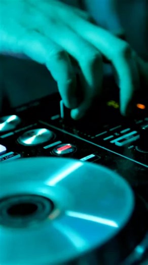 Priscilla Dolce on Instagram: "🌃 Nightlife Starts Here When the lights go down, the DJ Serg & Francesco turns up at 9:30 PM 🎧 Craft cocktails, lite bites, and a dance floor that stays moving all night. 🍸🕺 This is where weekends are made. 🍽️ Come for the food, stay for the people! Dinner reservations @opentable #NightlifeVibes #LoungeLife #LateNightScene #LiveDJ #VetroNYC"