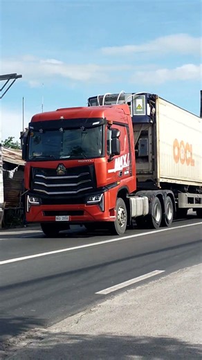 Spotted HOWO Max Red intercooler Containervan trailer truck in San Miguel Bulacan #trendingshorts