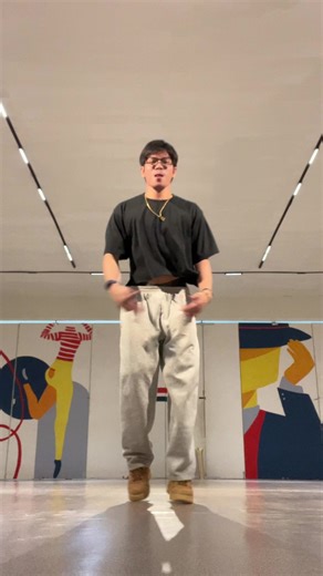 Creative Ways to Style a Shortened Shirt