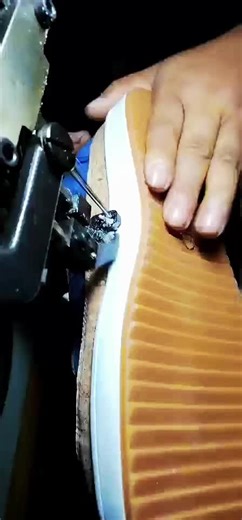 Calzado maquina. Shoes machine.Shoes inside pattern sewing machine.#sewing machine#macchina scraps#ayakkabı makina.