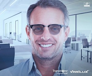 O verão fica ainda melhor quando unimos a possibilidade de ver sem esforço a qualquer distância das lentes multifocais Varilux com a tecnologia fotossensível Transitions. Você vive o melhor da luz com nitidez e alta performance. >> http://bit.ly/variluxtransitionssignature | Essilor