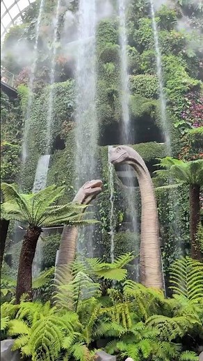 🌙 The zoo that comes alive at night! Singapore Night Safari 🐅✨#NightSafari #Singapore #wildlife