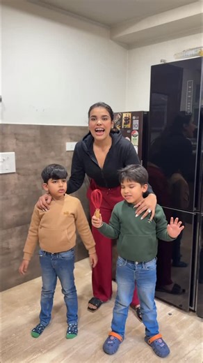 Tanvee Tutlani on Instagram: "Rtwins and I get extra excited when it’s Rohan’s birthday This time, we planned the entire birthday break-fast just for him 💛 From a wholesome whole-wheat cake to his morning drinks and comfort curd poha everything as per his diet but made with love. Check caption for detail recipe🍰"