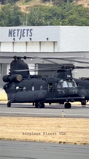 🔥 CH-47 CHINOOK TAXI & HOVER! 🚁 | Boeing Field Seattle