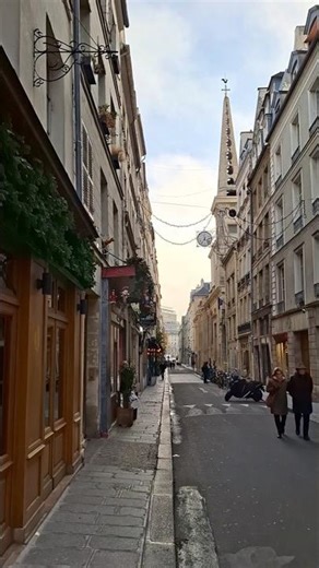 Paris #musique(Happy Day in Paris french café 24×7 - Topic) Îles Saint-Louis