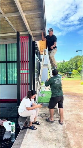 The wind is so cold, it's blowing so hard. Go and add some screws before the zinc slabs fly away,...