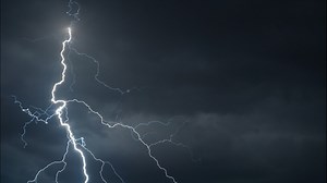 Facts vs. Myths | Remaining safe during a thunderstorm - Do’s and Don’ts