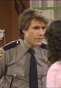 Too Close for Comfort S04:E18 - Cinderella Update