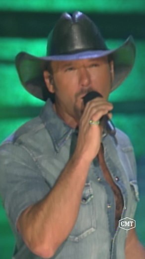 Vintage Tim McGraw CMT Awards Performance from 2003
