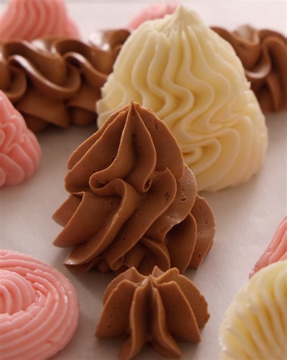 Made with only 5 simple ingredients, it is so easy to make this ultra-creamy and smooth Swiss Meringue Buttercream recipe! Stable, light, and fluffy, this is the best meringue buttercream you’ll make. It’s not too sweet and will melt in your mouth. | Preppy Kitchen